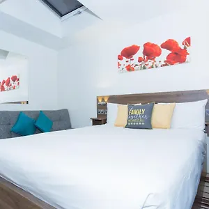 https://langley-guest-house.brighton-hotels-england.com