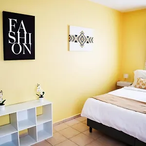 https://spectacular-2bdrs-apt-in-willemstad.comcaribbean.com