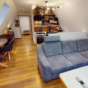  Apartment Atelier Vary V Nove Zrekonstruovanem Dome Tschechische Republik