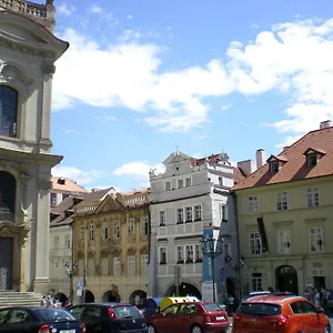 Little Town Budget Прага